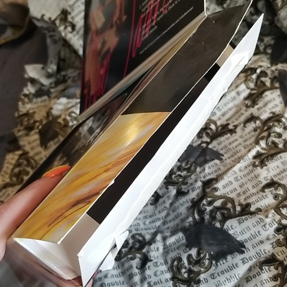 Sleek x Miss Fame makeup kit - Picture 8 of 8